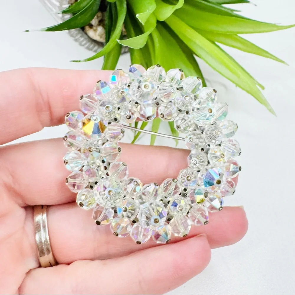 Vintage 50s Retro Aurora Borealis Faceted Crystal Bead Wreath Circle Brooch Pin